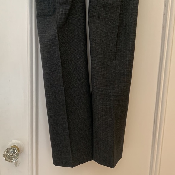 Theory “Relaxed Straight Leg” Pleated pants, great condition, size 6 trousers - Picture 6 of 6